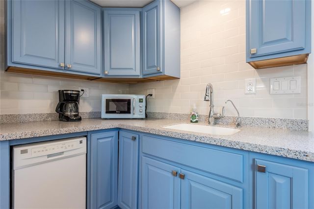 2311 WALDEMERE STREET B, Sarasota, FL 34239