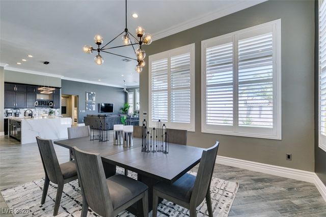 394 Highland Hills Court, Las Vegas, NV 89148