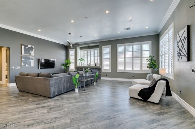 394 Highland Hills Court, Las Vegas, NV 89148