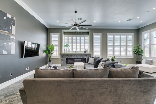 394 Highland Hills Court, Las Vegas, NV 89148