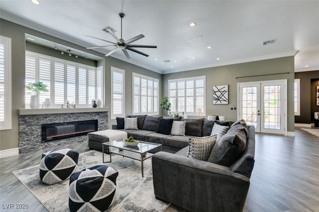 394 Highland Hills Court, Las Vegas, NV 89148