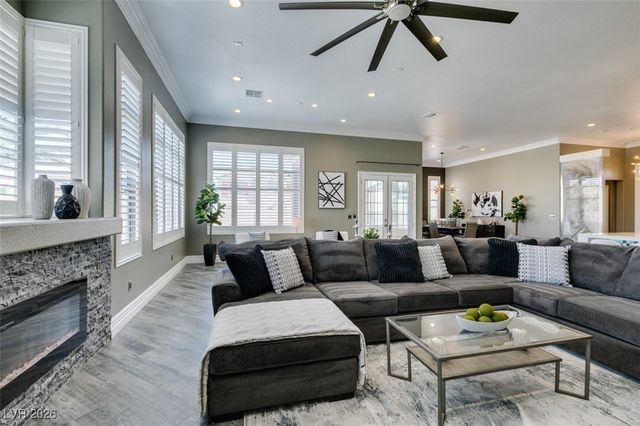 394 Highland Hills Court, Las Vegas, NV 89148