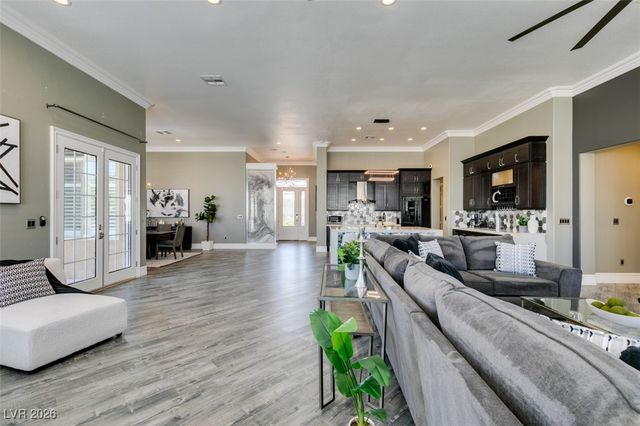 394 Highland Hills Court, Las Vegas, NV 89148