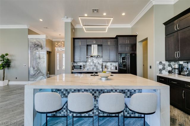 394 Highland Hills Court, Las Vegas, NV 89148