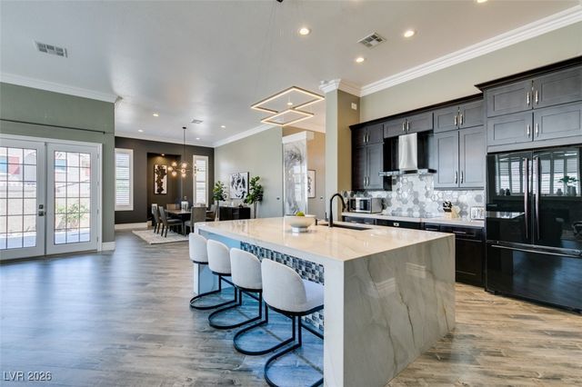 394 Highland Hills Court, Las Vegas, NV 89148