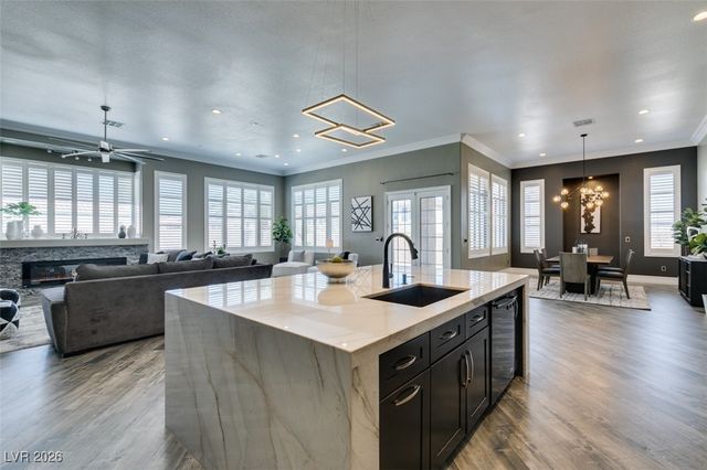 394 Highland Hills Court, Las Vegas, NV 89148