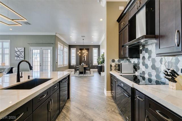 394 Highland Hills Court, Las Vegas, NV 89148