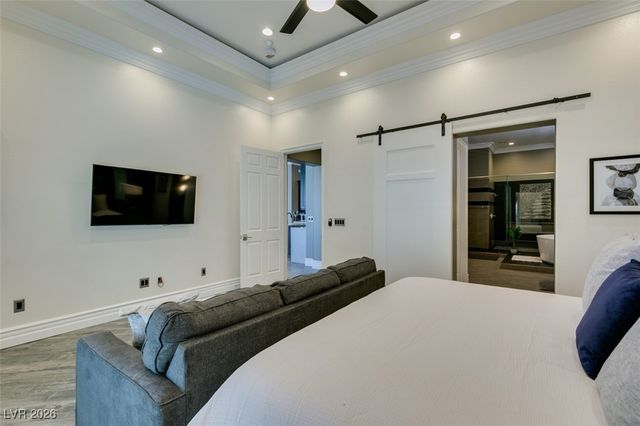 394 Highland Hills Court, Las Vegas, NV 89148