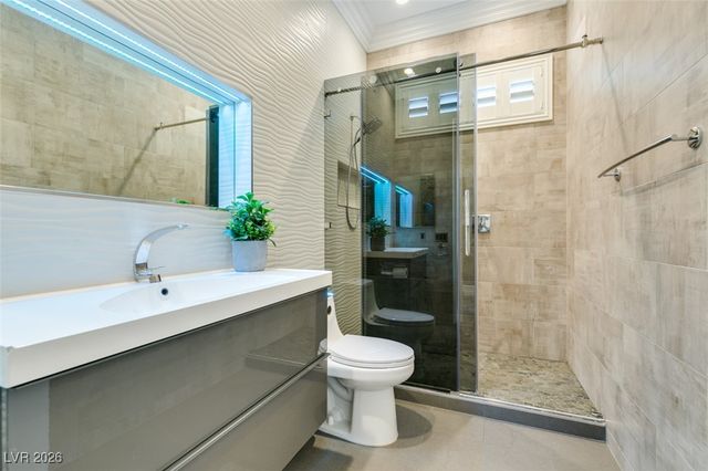 394 Highland Hills Court, Las Vegas, NV 89148