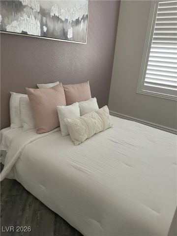 394 Highland Hills Court, Las Vegas, NV 89148