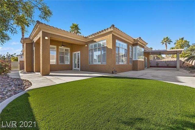 394 Highland Hills Court, Las Vegas, NV 89148