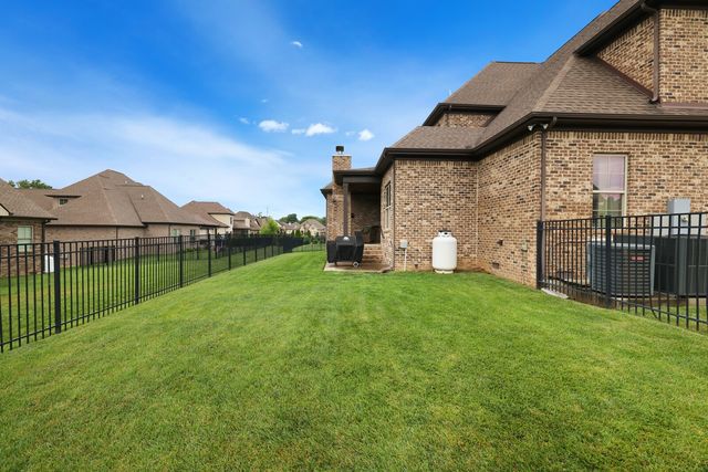 7045 Silver Fox St, Smyrna, TN 37167