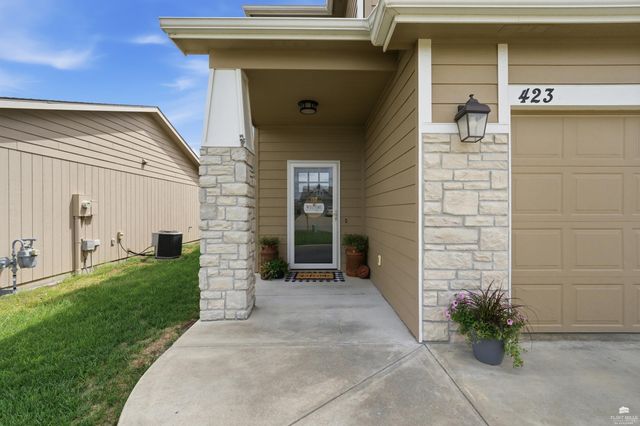423 Northfield Rd., Manhattan, KS 66502