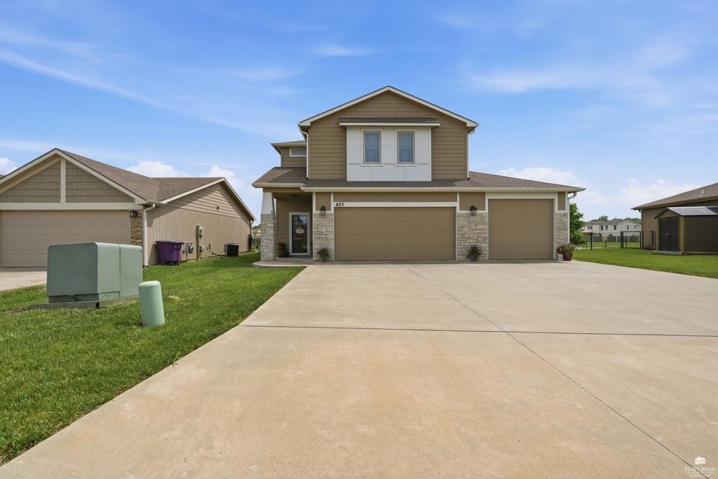 423 Northfield Rd., Manhattan, KS 66502