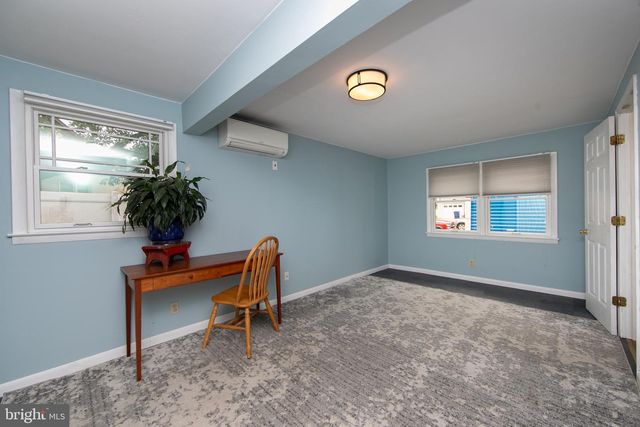 157 S BRENTWOOD DR, Mount Laurel, NJ 08054