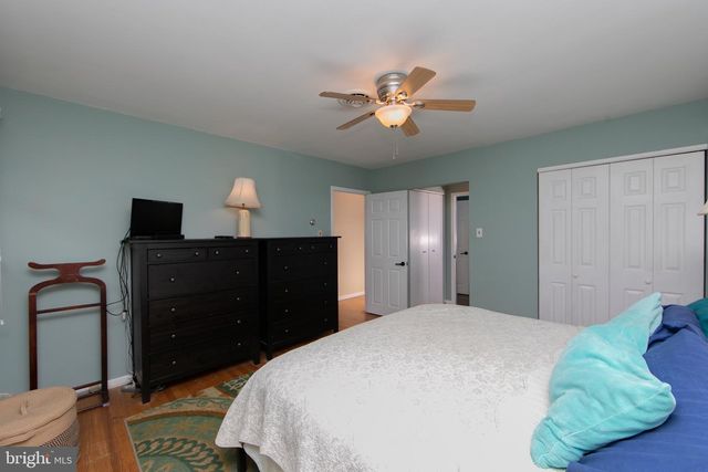 157 S BRENTWOOD DR, Mount Laurel, NJ 08054