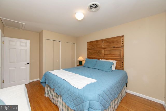 157 S BRENTWOOD DR, Mount Laurel, NJ 08054