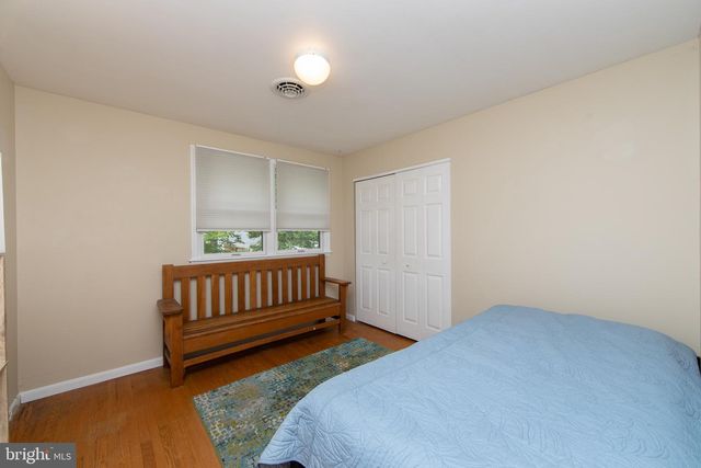 157 S BRENTWOOD DR, Mount Laurel, NJ 08054