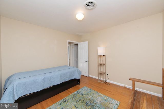 157 S BRENTWOOD DR, Mount Laurel, NJ 08054