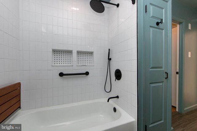 157 S BRENTWOOD DR, Mount Laurel, NJ 08054