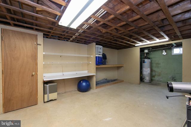157 S BRENTWOOD DR, Mount Laurel, NJ 08054