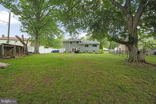 157 S BRENTWOOD DR, Mount Laurel, NJ 08054