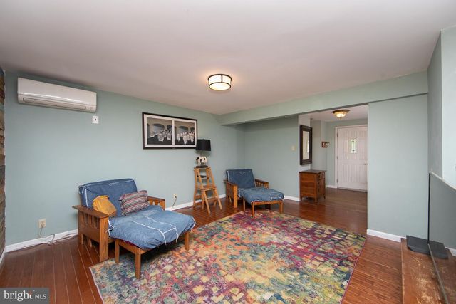 157 S BRENTWOOD DR, Mount Laurel, NJ 08054