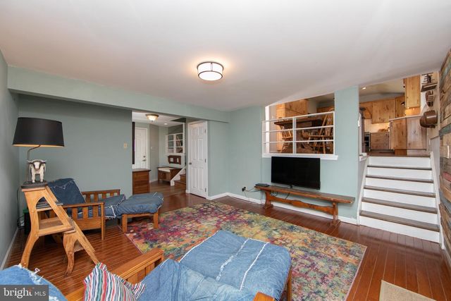 157 S BRENTWOOD DR, Mount Laurel, NJ 08054