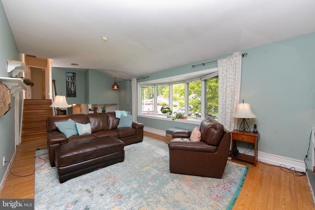 157 S BRENTWOOD DR, Mount Laurel, NJ 08054