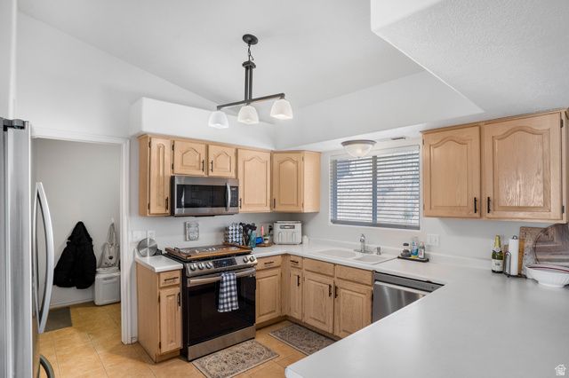 1787 S POINT DR, St. George, UT 84790