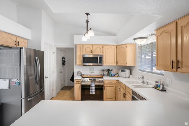 1787 S POINT DR, St. George, UT 84790