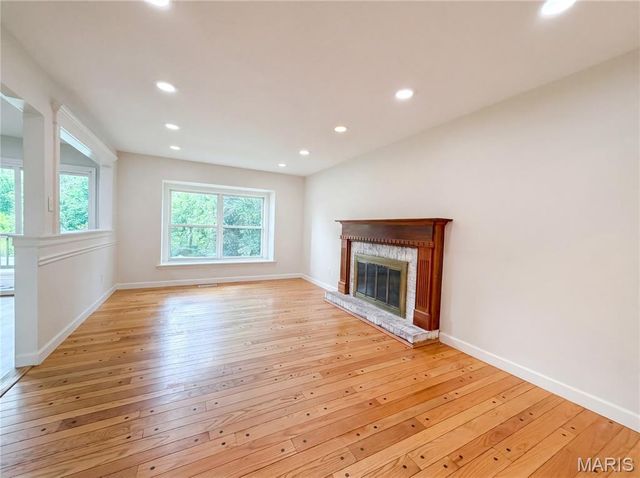 207 Renaldo Drive, Chesterfield, MO 63017