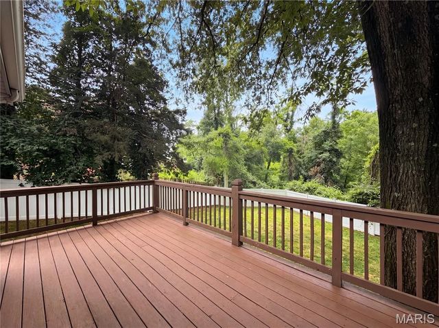 207 Renaldo Drive, Chesterfield, MO 63017