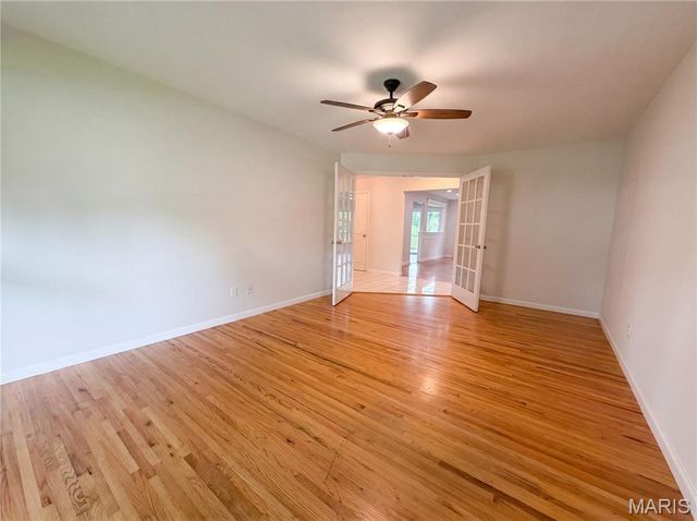 207 Renaldo Drive, Chesterfield, MO 63017