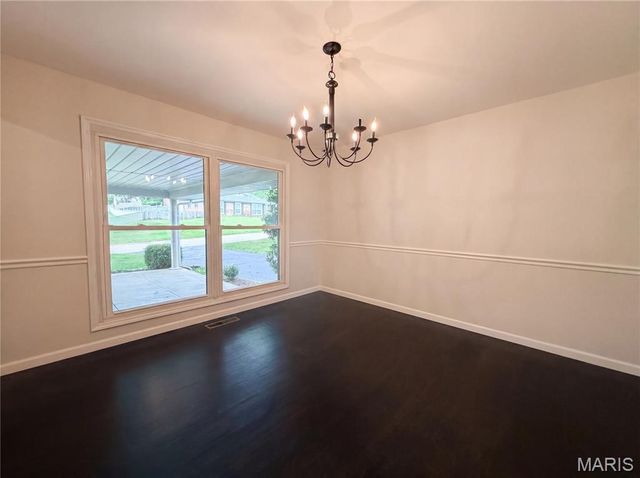 207 Renaldo Drive, Chesterfield, MO 63017