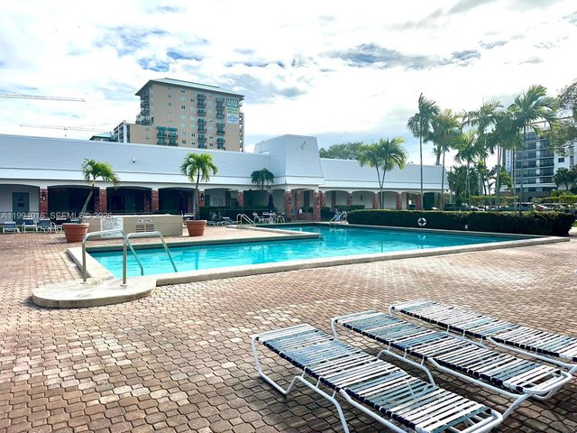 505 E Dania Beach Blvd 4-3J, Dania Beach, FL 33004