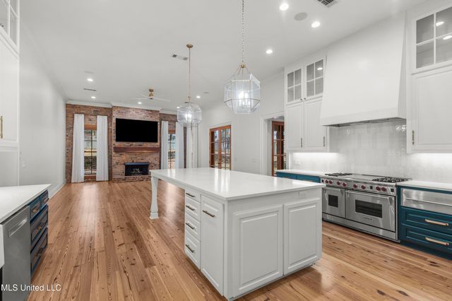 103 Cherry Laurel Lane, Ridgeland, MS 39157