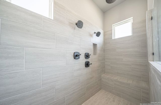 302 Venado Oaks, Castroville, TX 78009