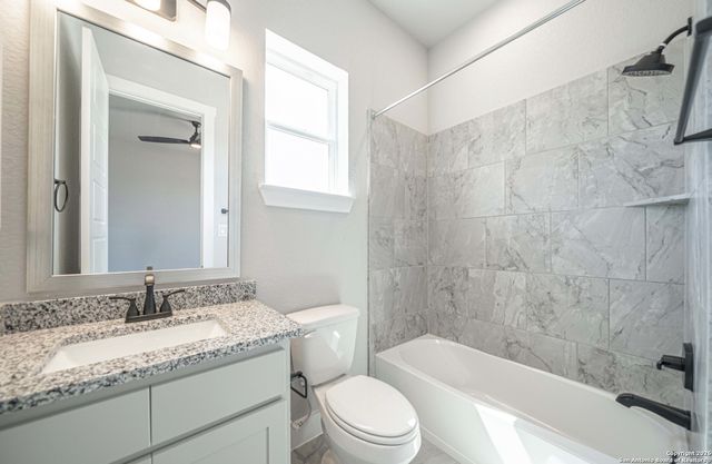 302 Venado Oaks, Castroville, TX 78009