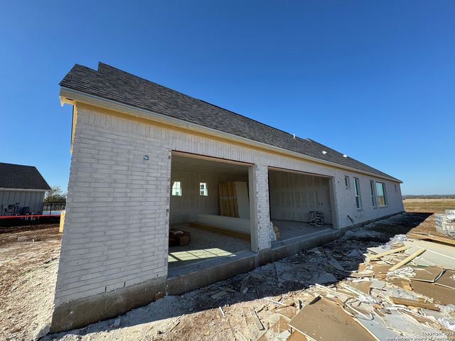 302 Venado Oaks, Castroville, TX 78009