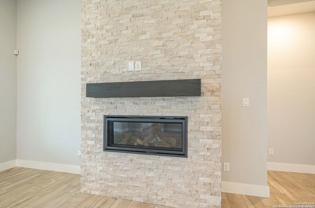 302 Venado Oaks, Castroville, TX 78009