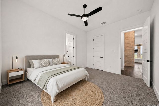 302 Venado Oaks, Castroville, TX 78009