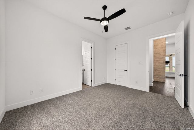 302 Venado Oaks, Castroville, TX 78009