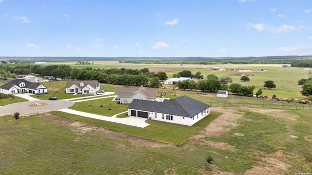 302 Venado Oaks, Castroville, TX 78009