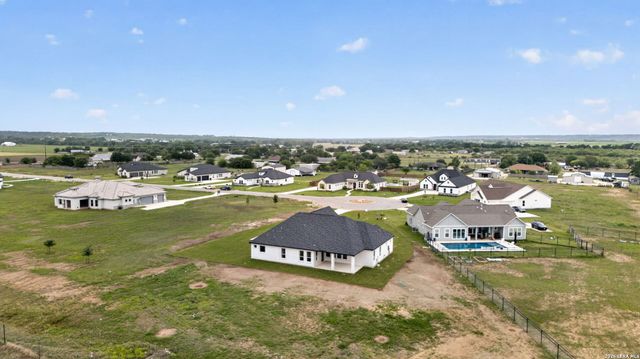 302 Venado Oaks, Castroville, TX 78009