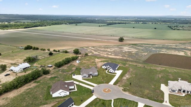 302 Venado Oaks, Castroville, TX 78009