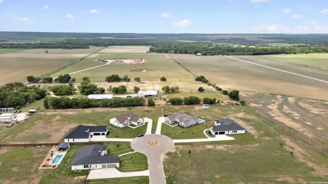 302 Venado Oaks, Castroville, TX 78009