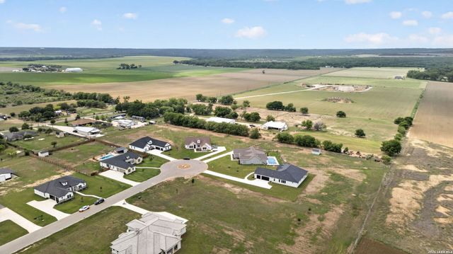 302 Venado Oaks, Castroville, TX 78009