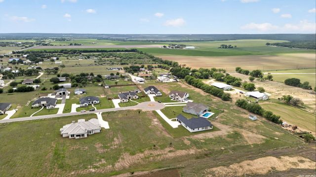 302 Venado Oaks, Castroville, TX 78009