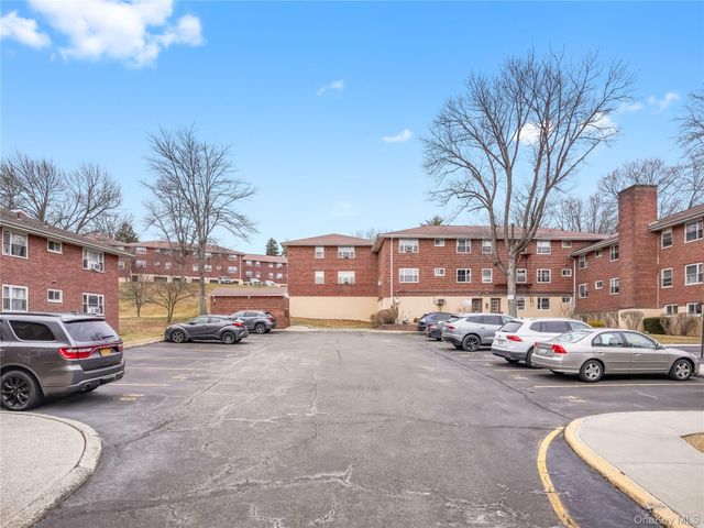 6 DeHaven Drive 1E, Yonkers, NY 10703